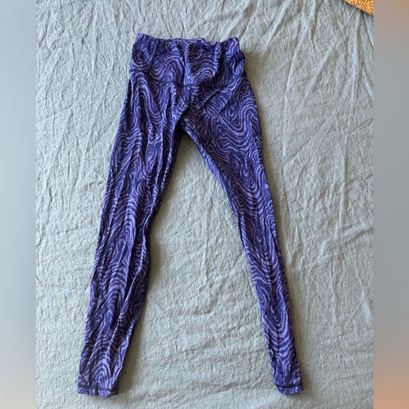 Patagonia Navy Recycled Material Shirt - Picture 2 of 2